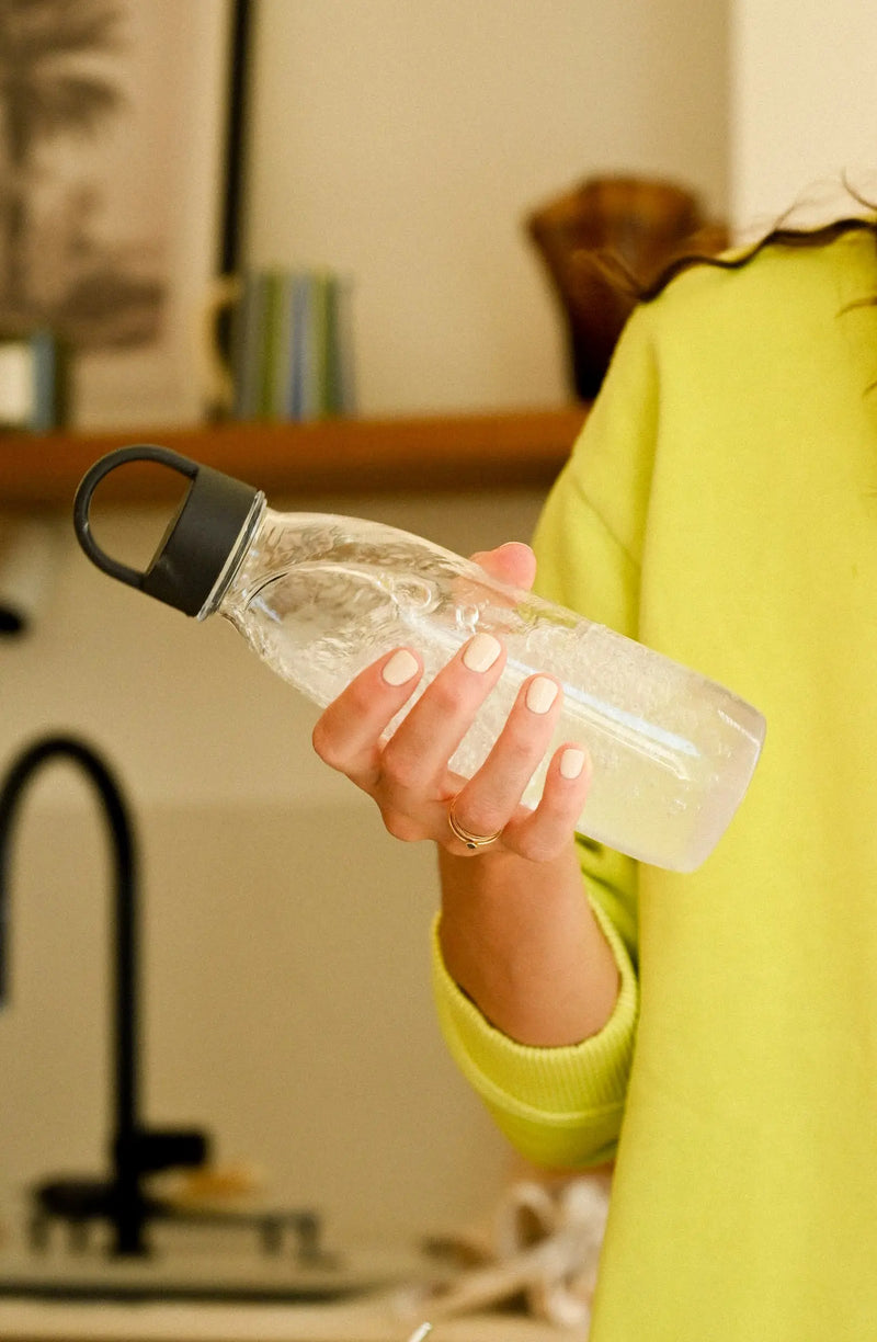Hydratation pendant la grossesse : pourquoi l'eau seule ne suffit pas