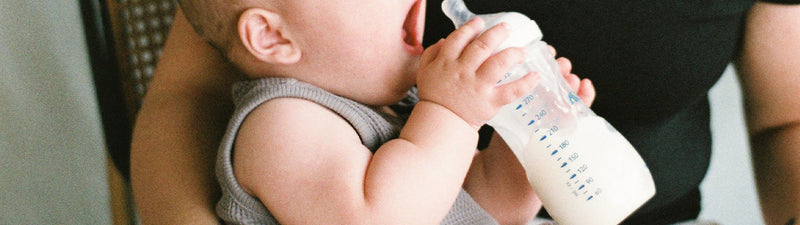 Come far accettare il biberon a un neonato allattato al seno?