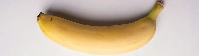 Bananen-Schokoladen-Eis am Stiel