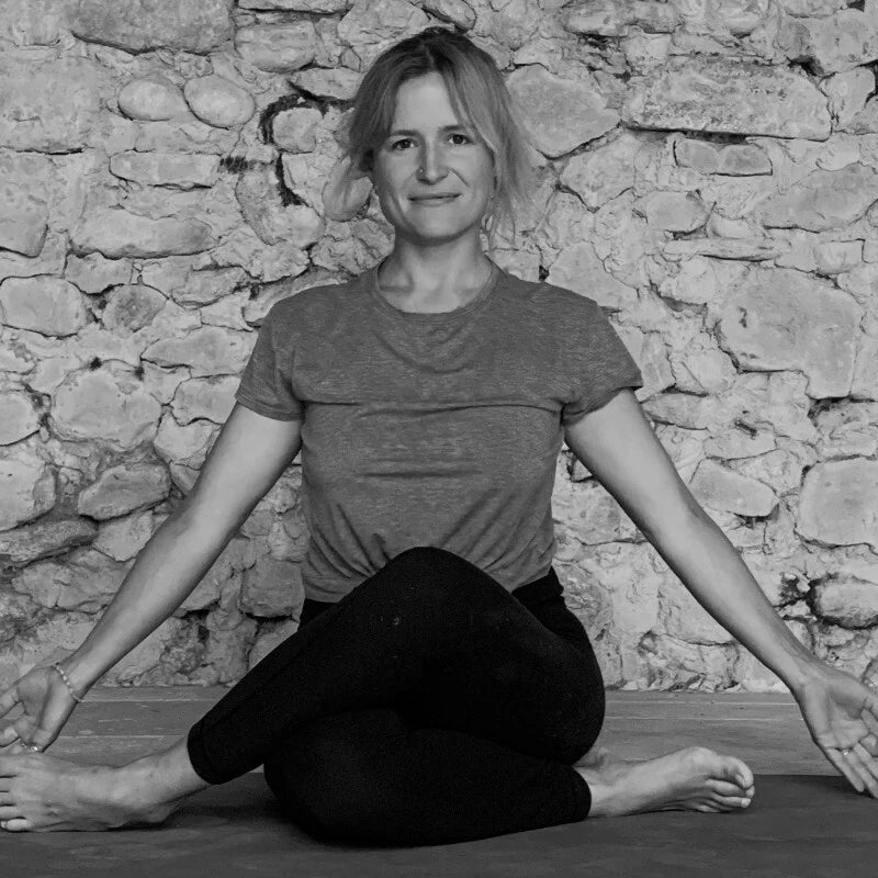 photo de Élise Gaveau, Professeure de yoga vinyasa et prénatal