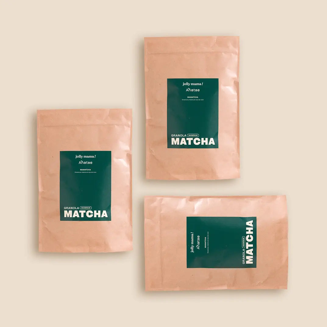 Visueel van 3 zakjes granola met matcha